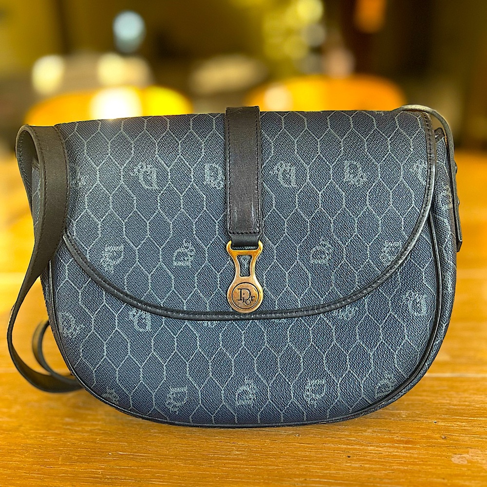 Vintage Dior Vanity lady dior linen crossbody bag
Navy.